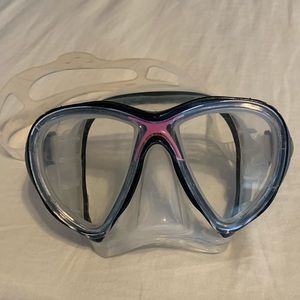 Cressi big eyes revolution mask and dry snorkel set. Clear/pink